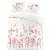 Een wit bed met een kleurrijke bloemenprint in roze en paars, dat een frisse uitstraling aan de slaapkamer geeft.