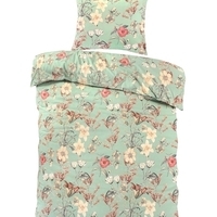 Bloemrijke groene beddengoedset met een bijpassend kussensloop, ideaal voor een levendige slaapkamer.